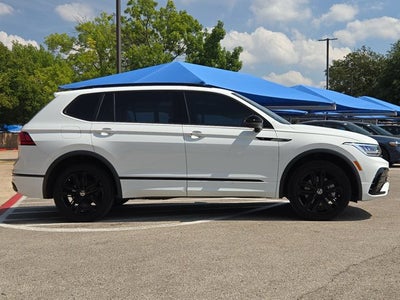 2022 Volkswagen Tiguan SE R-Line Black