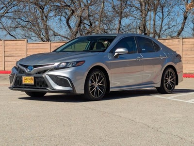 2024 Toyota Camry Hybrid SE