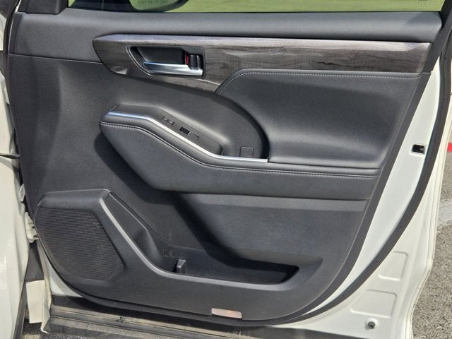 2020 Toyota Highlander Base