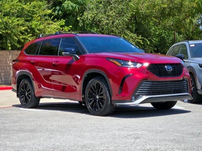 2025 Toyota Highlander Base