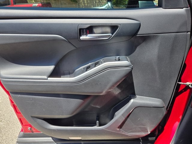 2025 Toyota Highlander Base