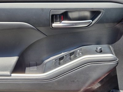 2025 Toyota Highlander Base