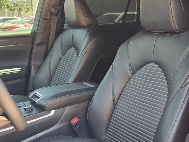 2025 Toyota Highlander Base