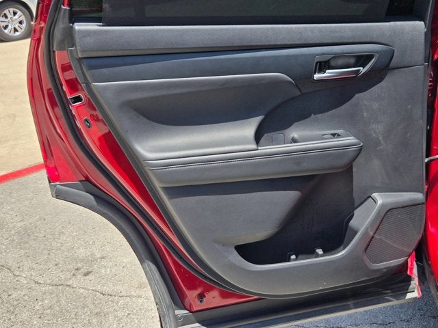 2025 Toyota Highlander Base
