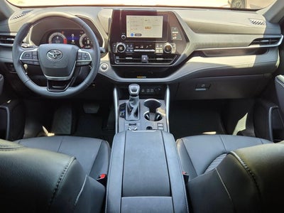 2025 Toyota Highlander Base