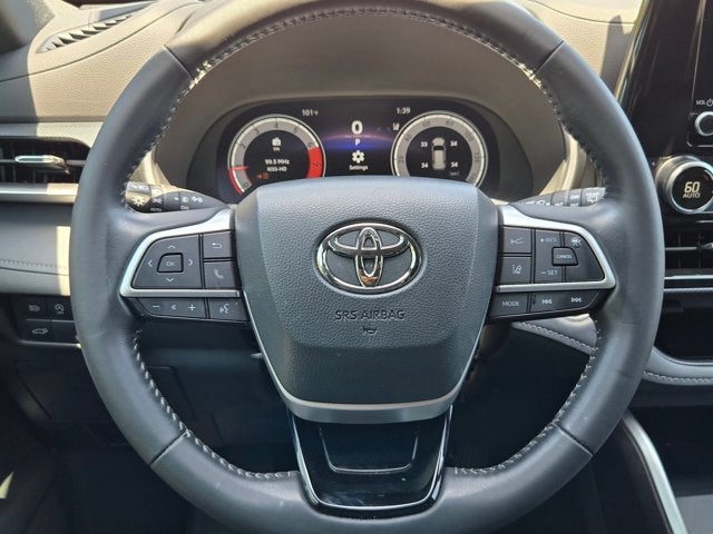 2025 Toyota Highlander Base