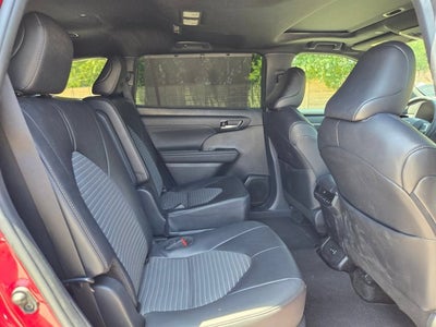 2025 Toyota Highlander Base