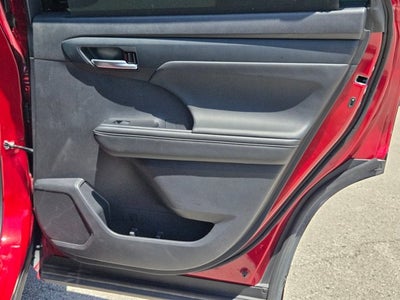 2025 Toyota Highlander Base