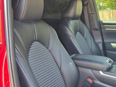 2025 Toyota Highlander Base