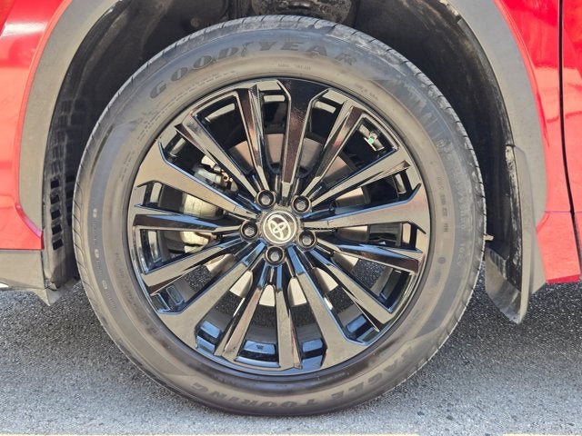 2025 Toyota Highlander Base