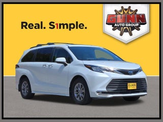 2022 Toyota Sienna XLE