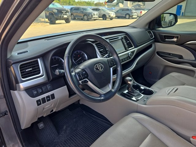 2018 Toyota Highlander Base
