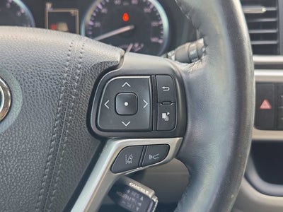 2018 Toyota Highlander Base