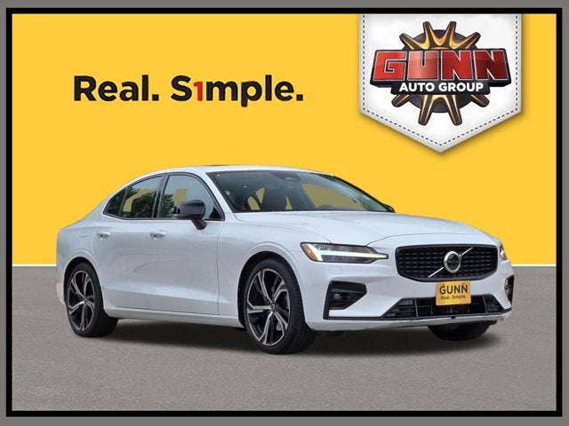 2024 Volvo S60 Core Dark Theme