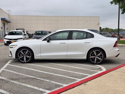 2024 Volvo S60 Core Dark Theme