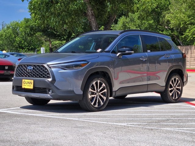 2025 Toyota Corolla Cross XLE