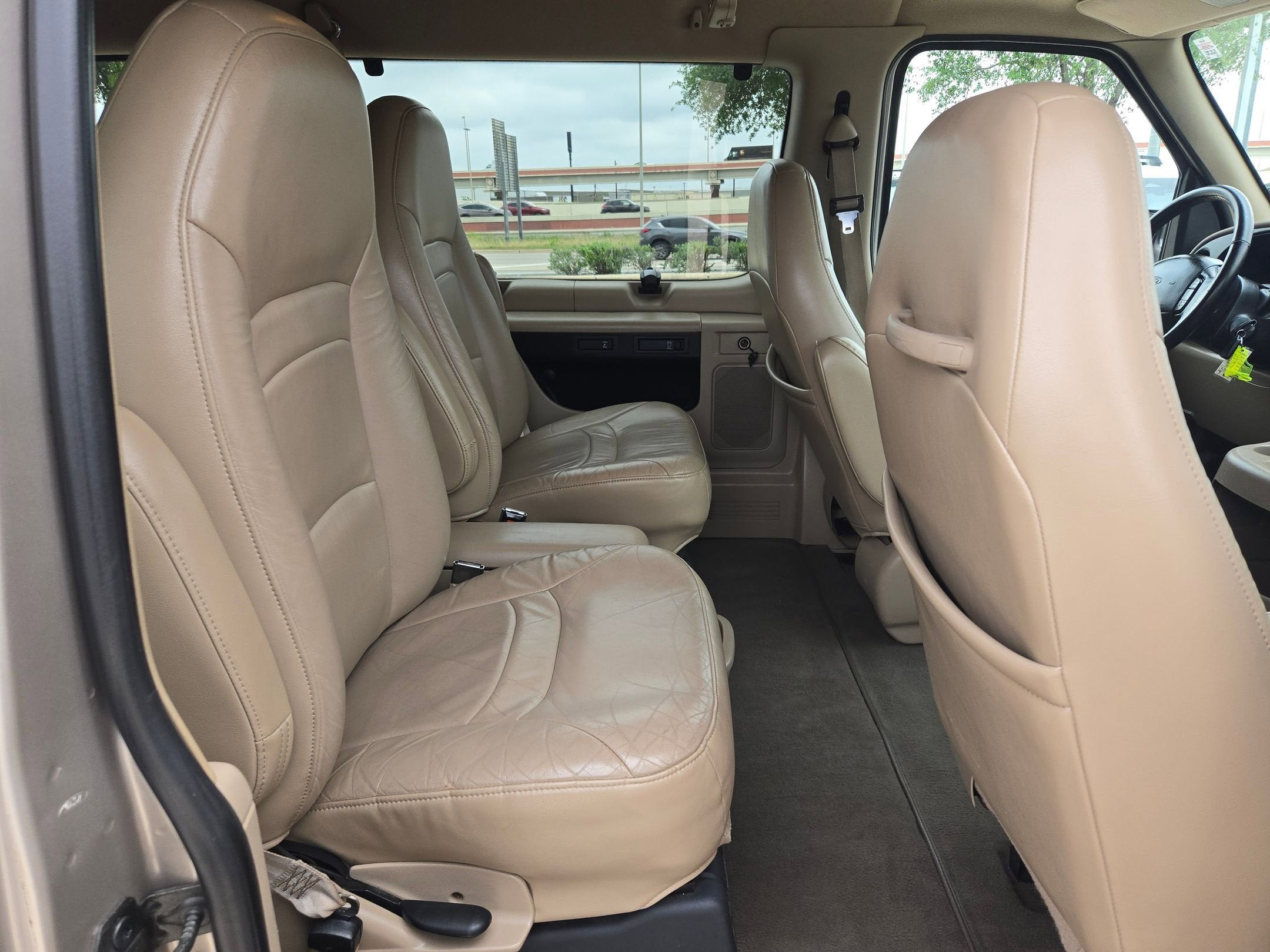 2001 Ford Econoline Wagon XLT