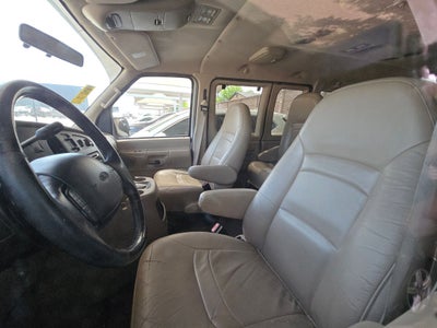 2001 Ford Econoline Wagon XLT