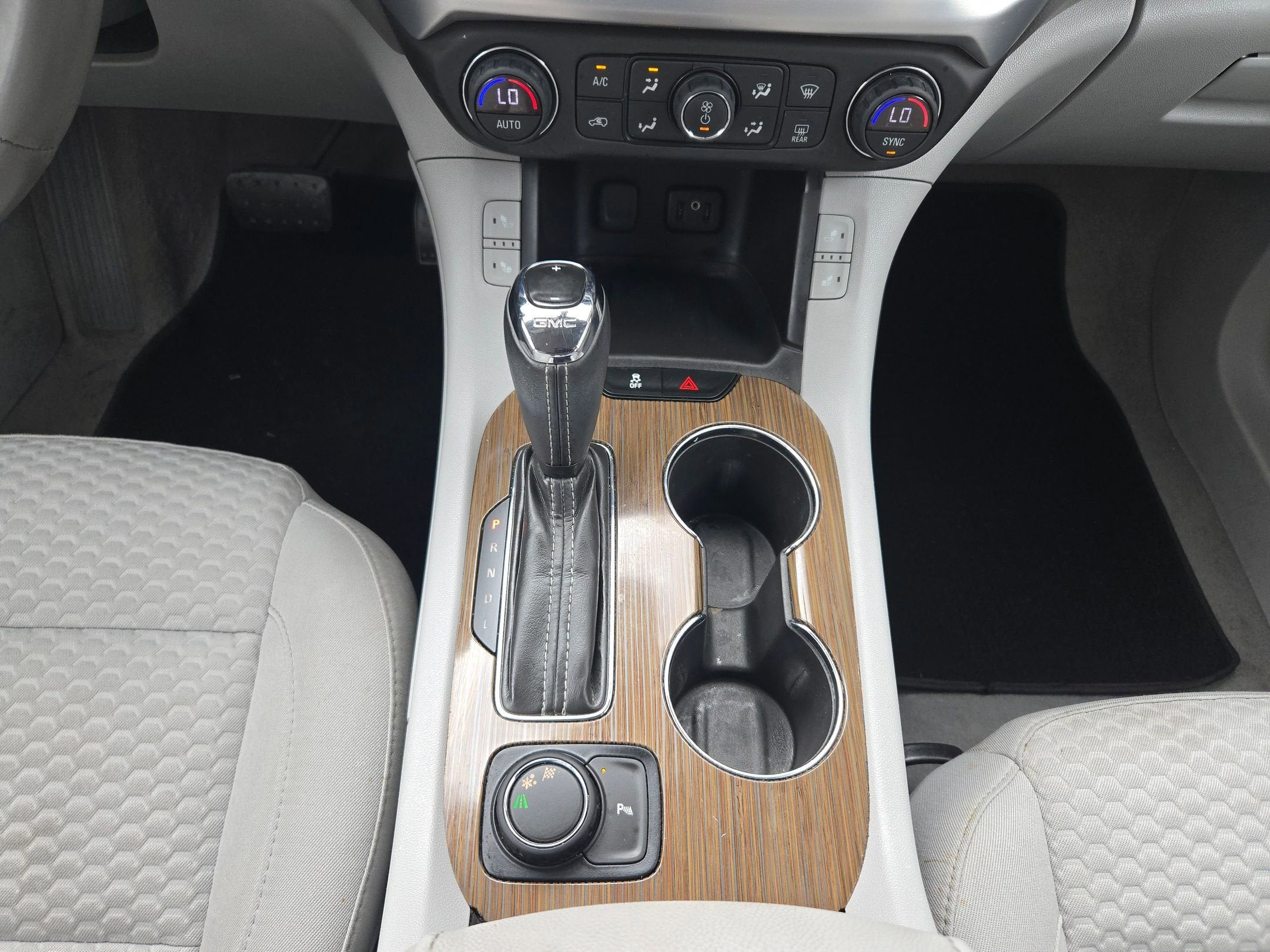 2017 GMC Acadia SLE