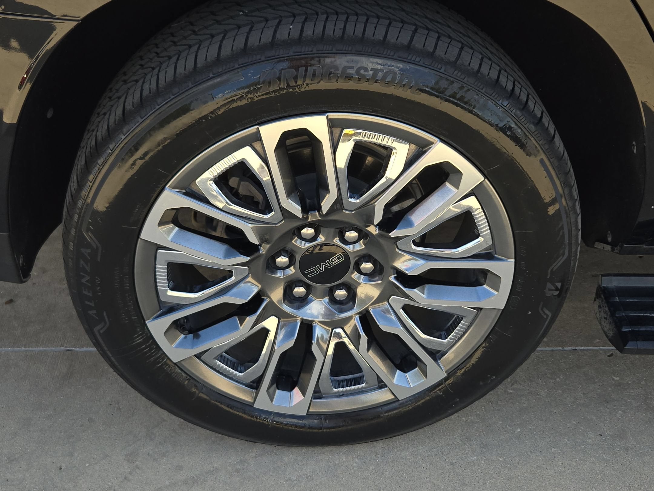 2024 GMC Yukon Denali Ultimate