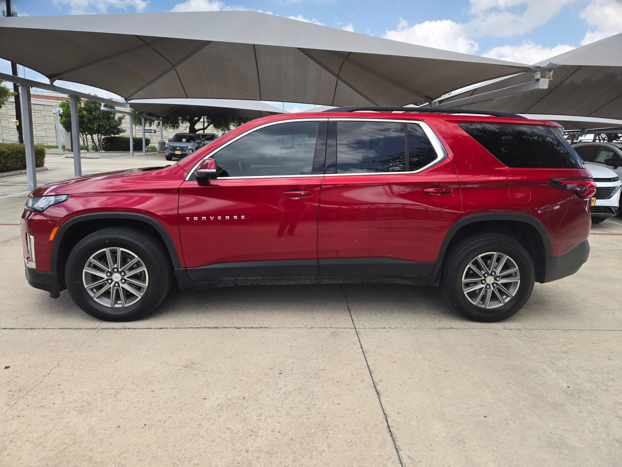 2023 Chevrolet Traverse LT Leather