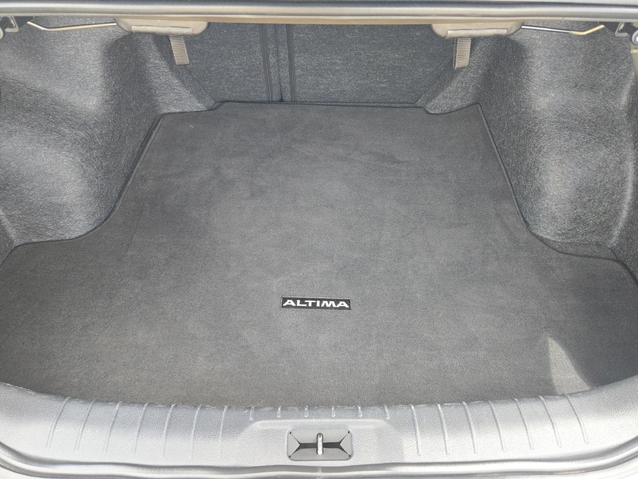 2024 Nissan Altima SR