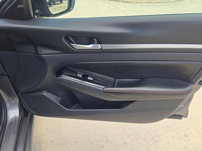 2024 Nissan Altima SR