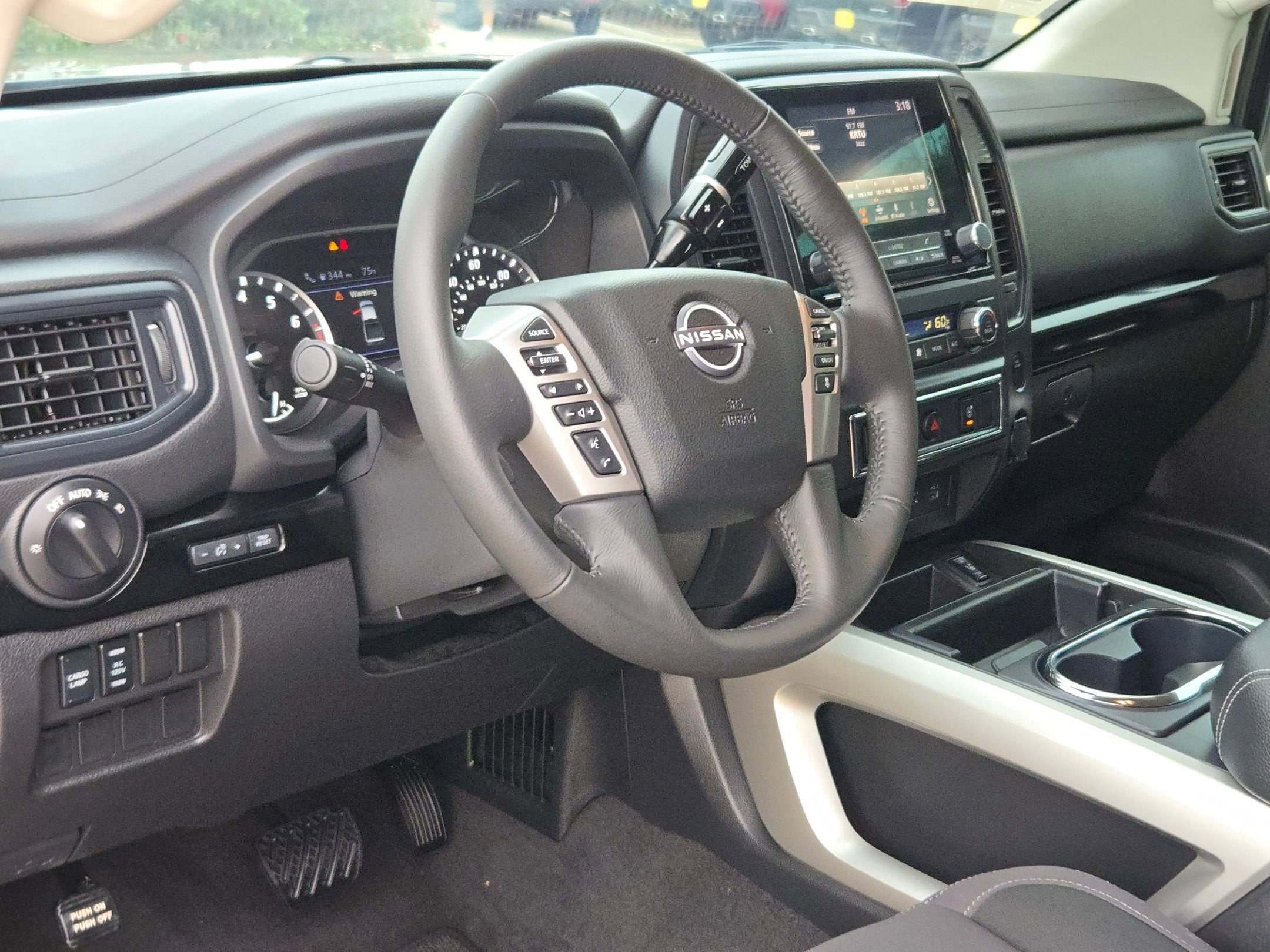 2024 Nissan Titan SV