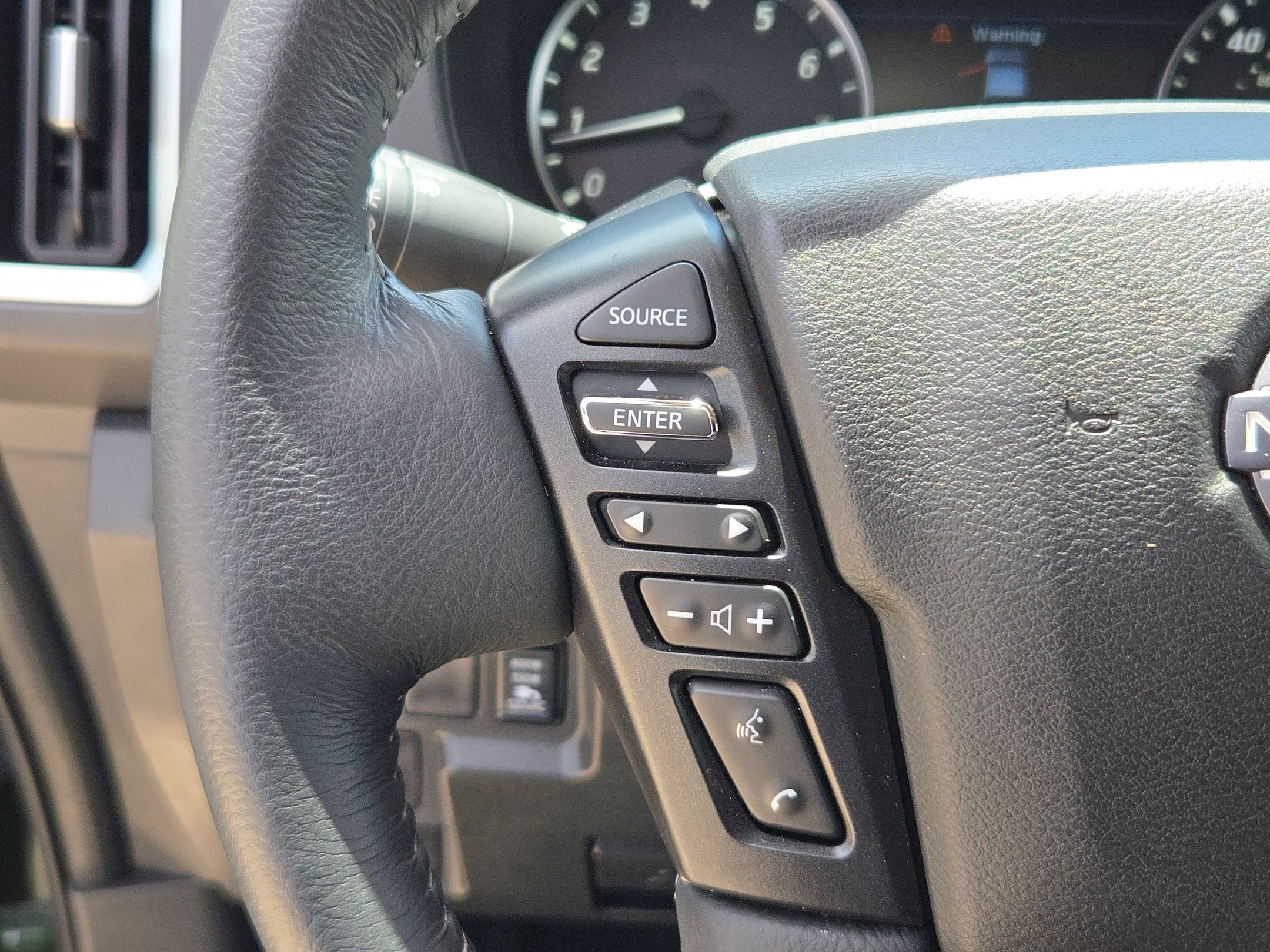 2025 Nissan Frontier Crew Cab SV