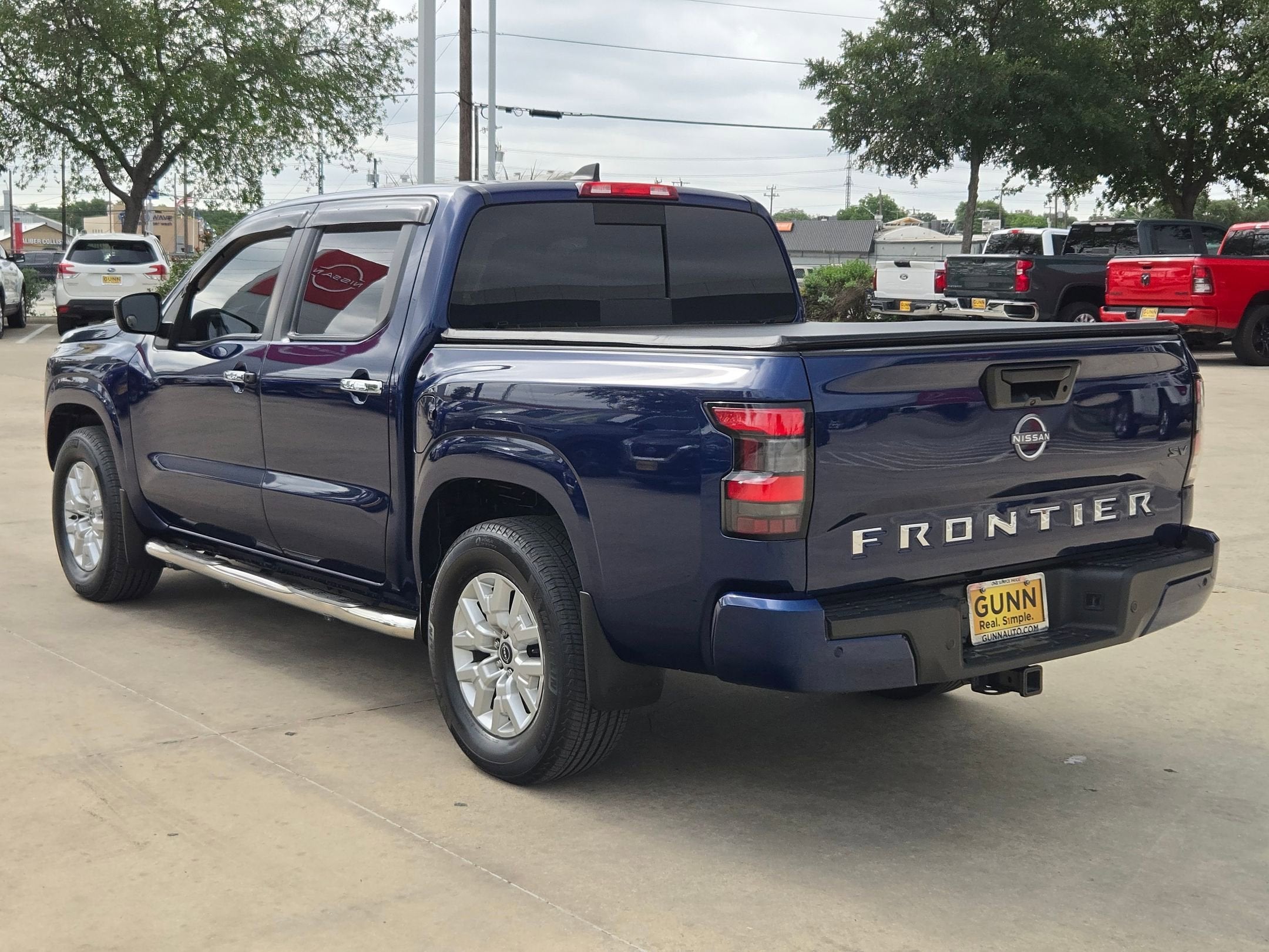 2023 Nissan Frontier SV