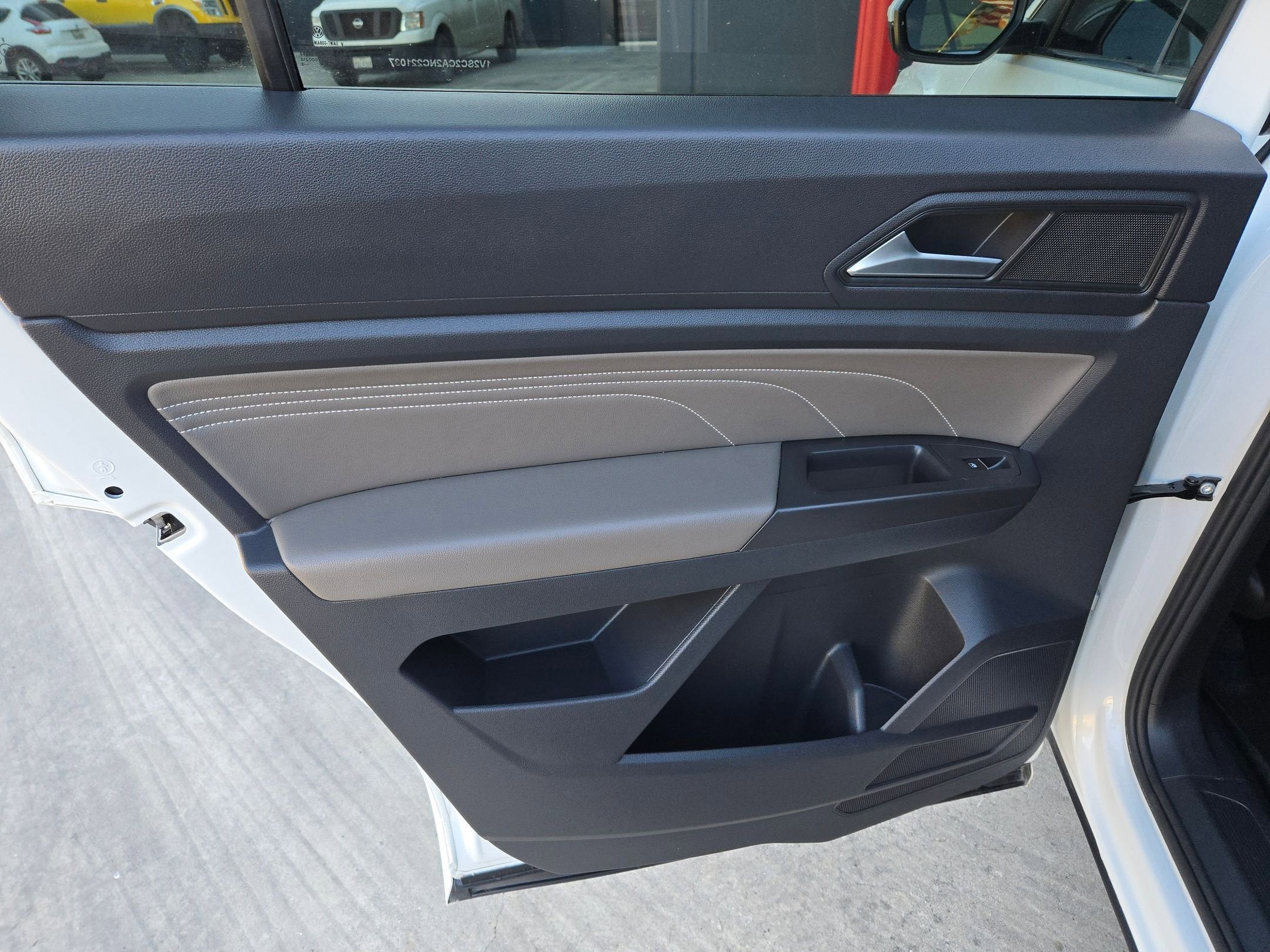 2022 Volkswagen Atlas Cross Sport 2.0T SEL R-Line