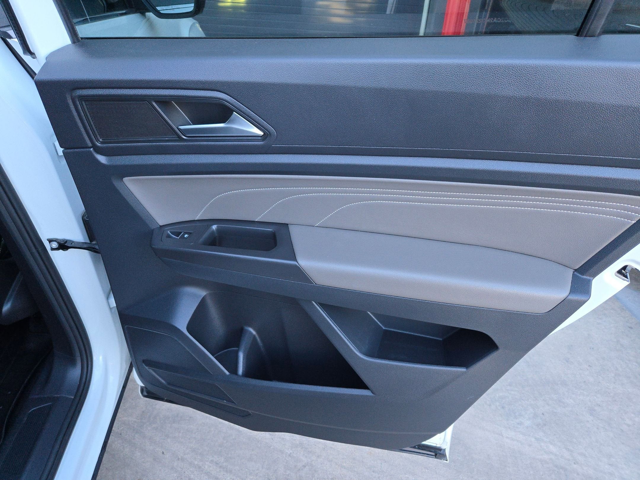 2022 Volkswagen Atlas Cross Sport 2.0T SEL R-Line