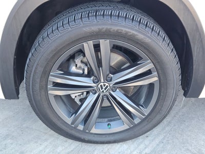 2022 Volkswagen Atlas Cross Sport 2.0T SEL R-Line