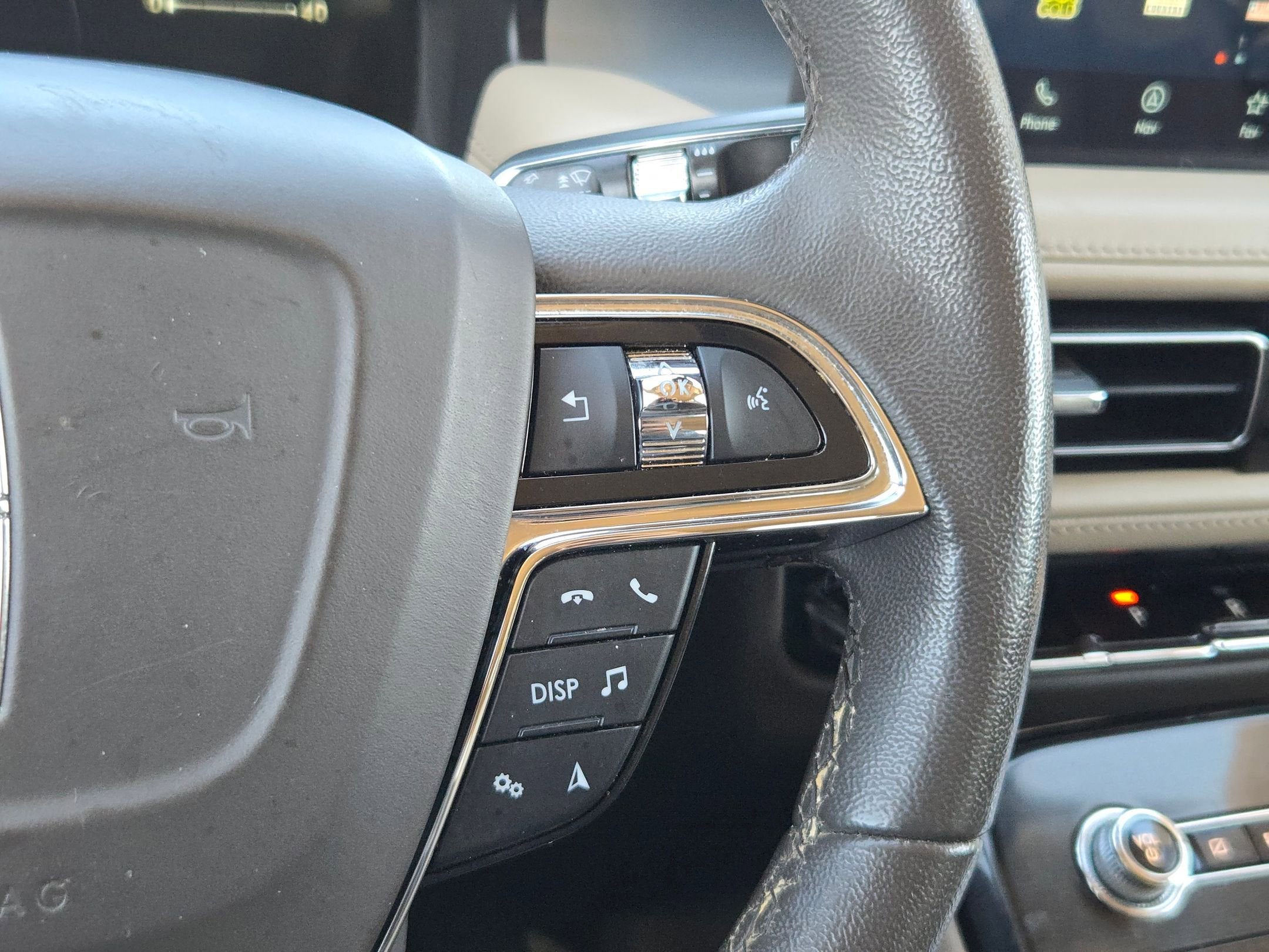 2022 Lincoln Nautilus Standard