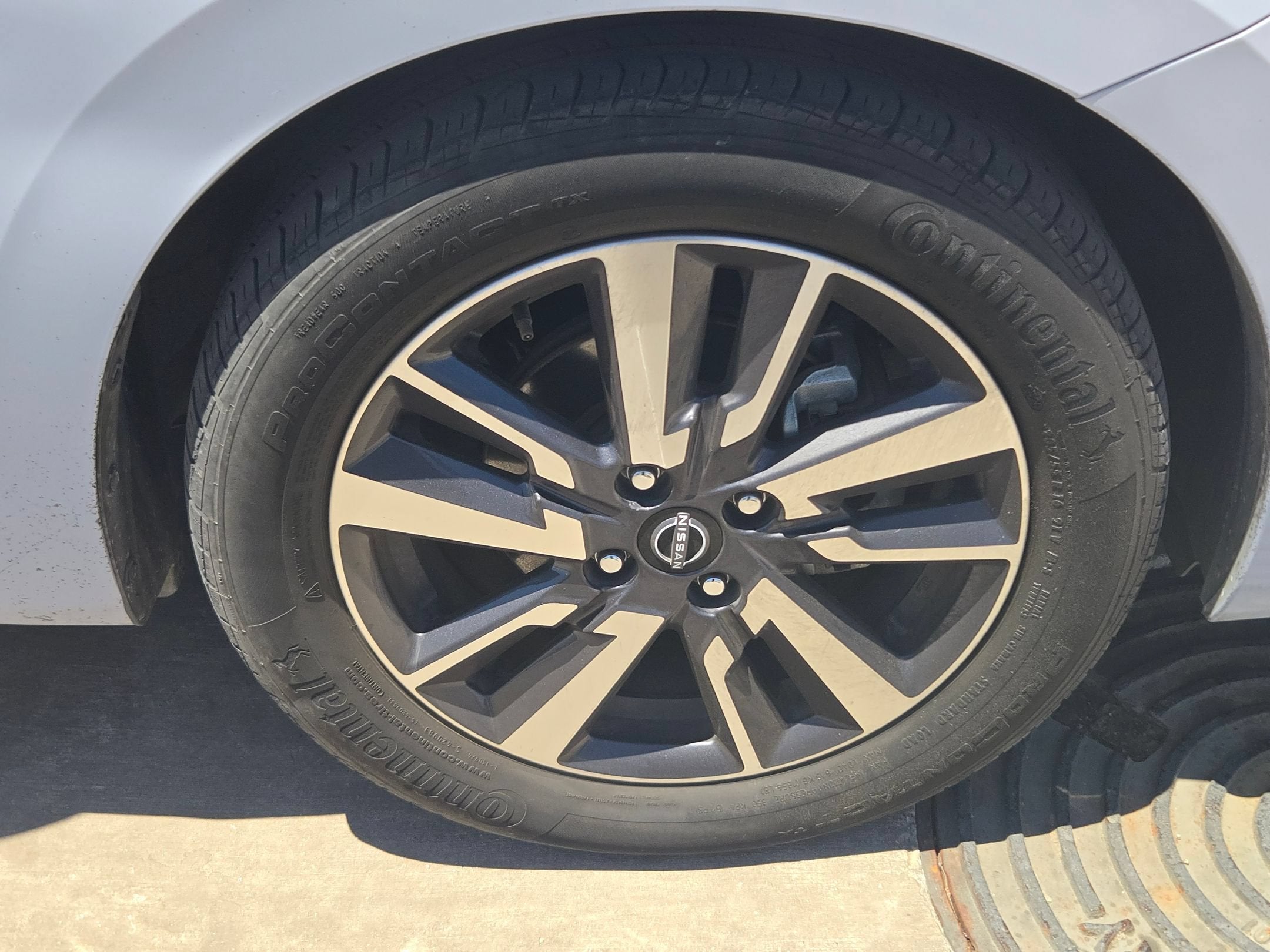2023 Nissan Versa SV