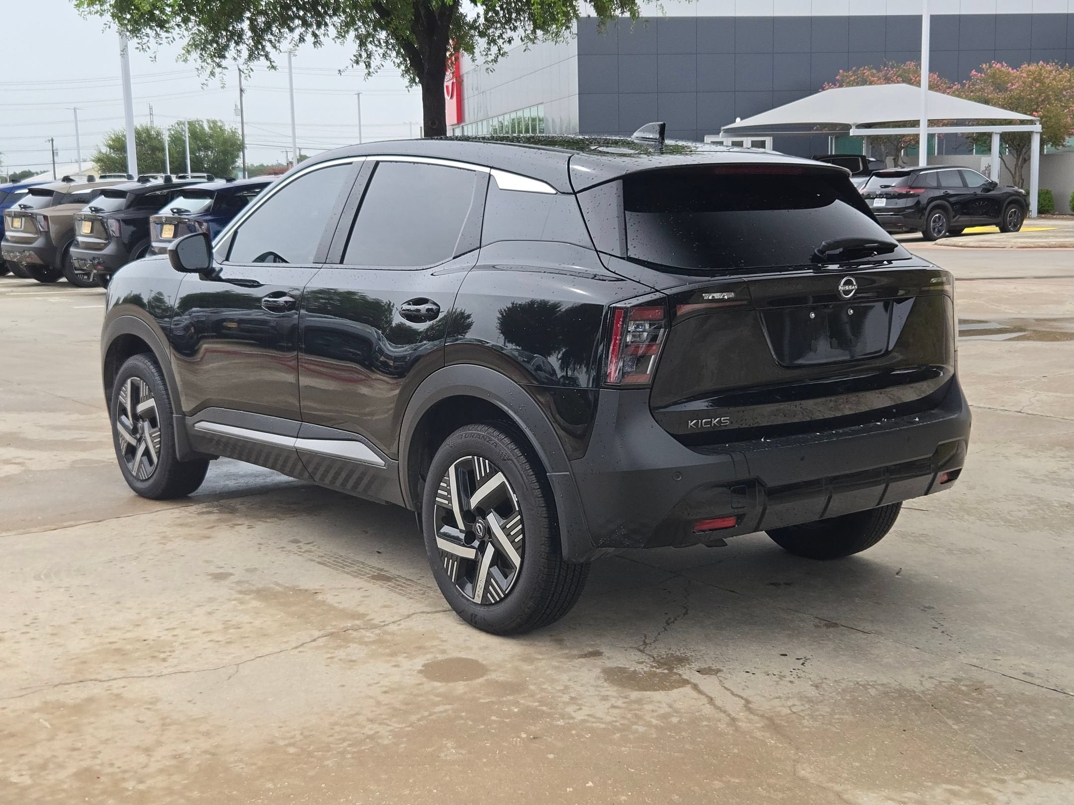 2025 Nissan Kicks SV