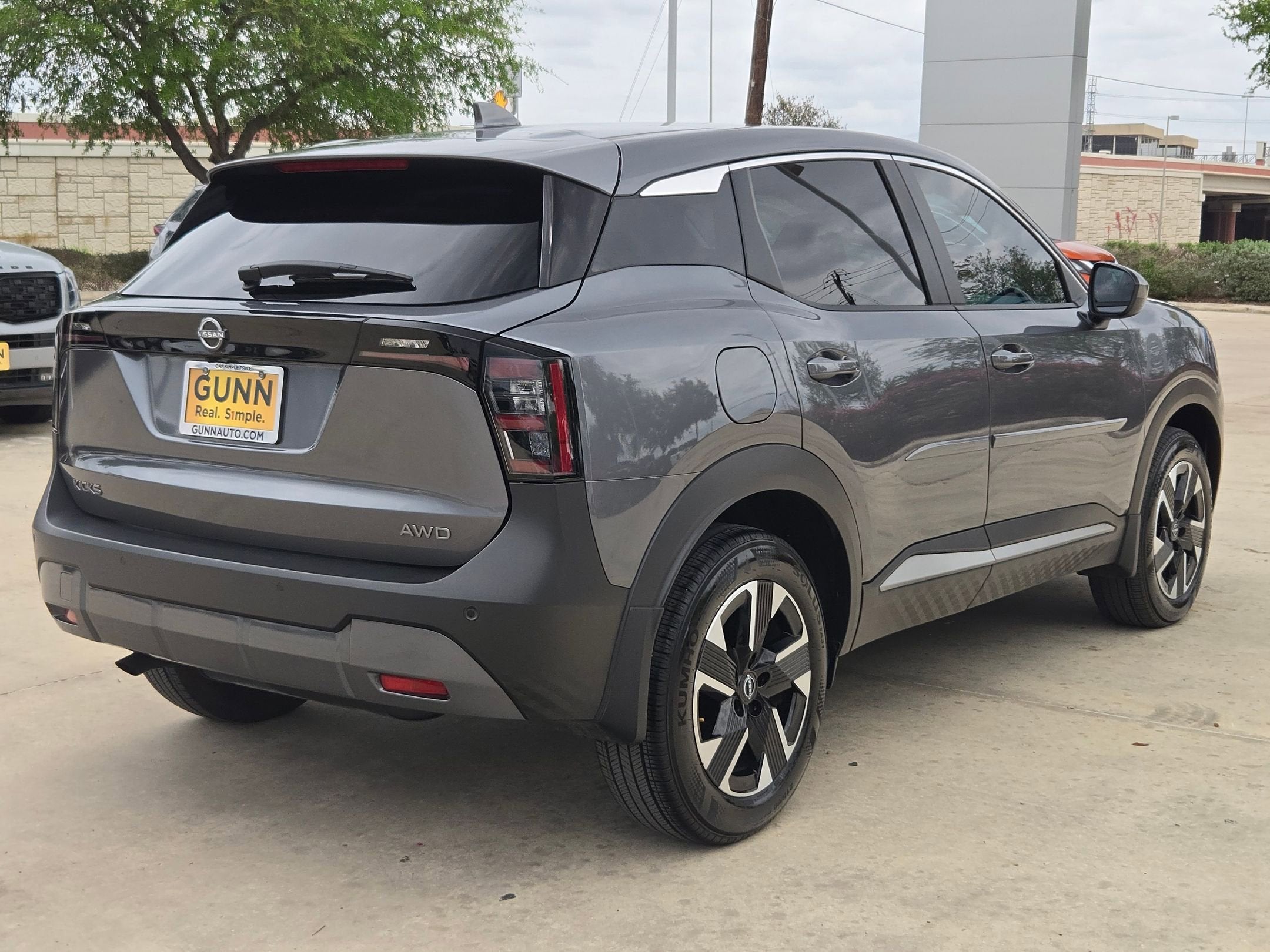 2025 Nissan Kicks SV