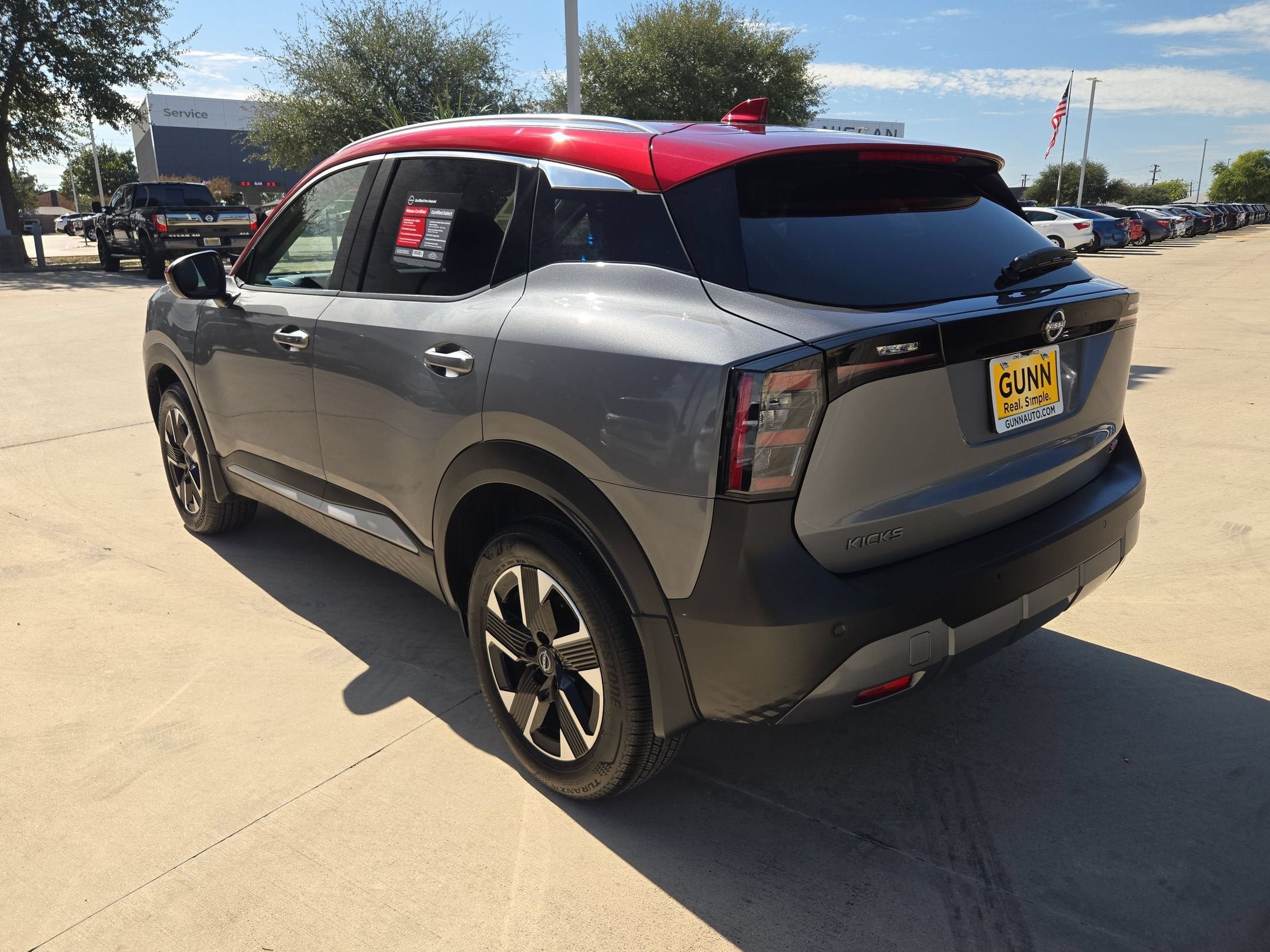 2025 Nissan Kicks SR
