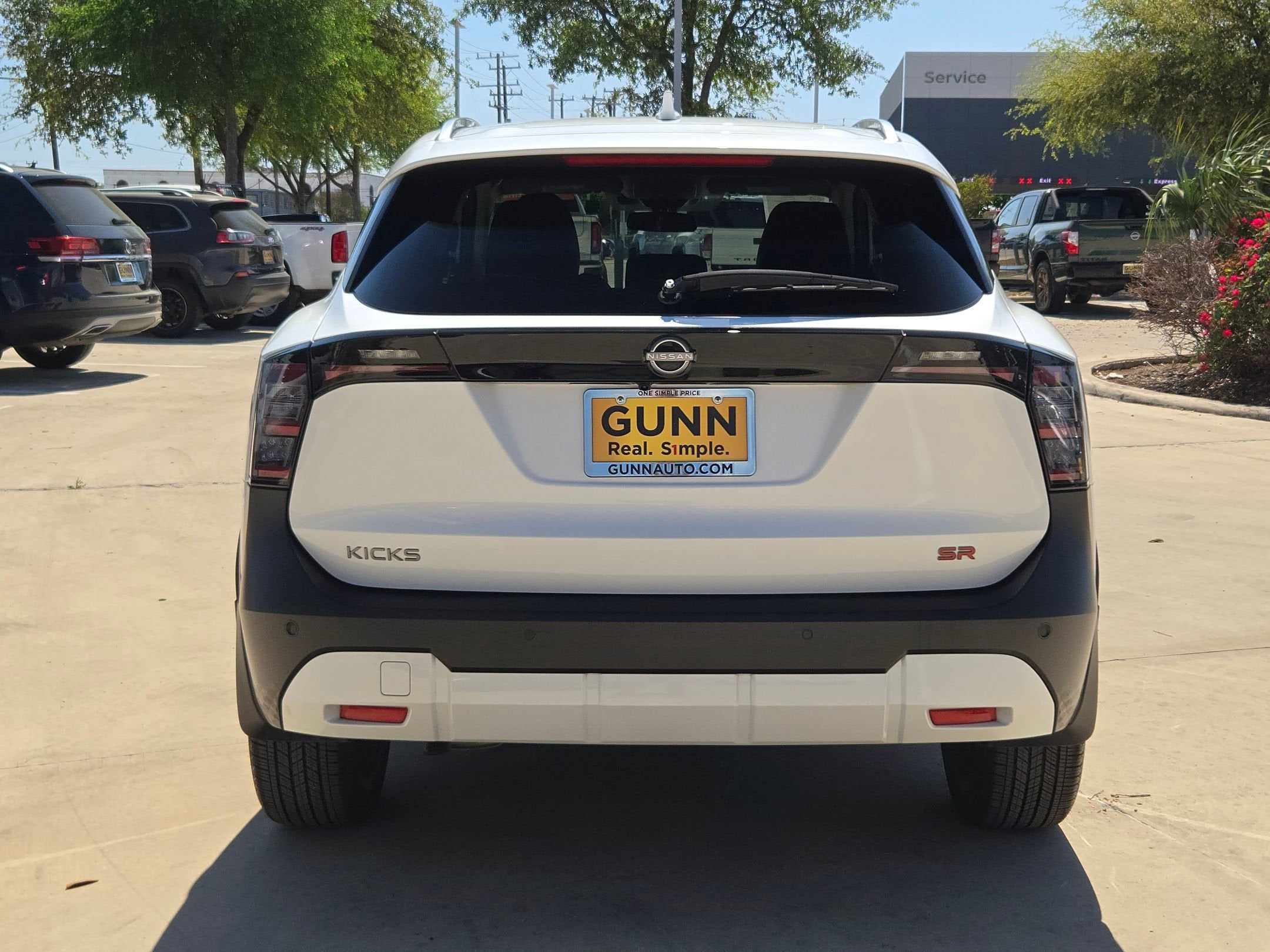 2025 Nissan Kicks SR