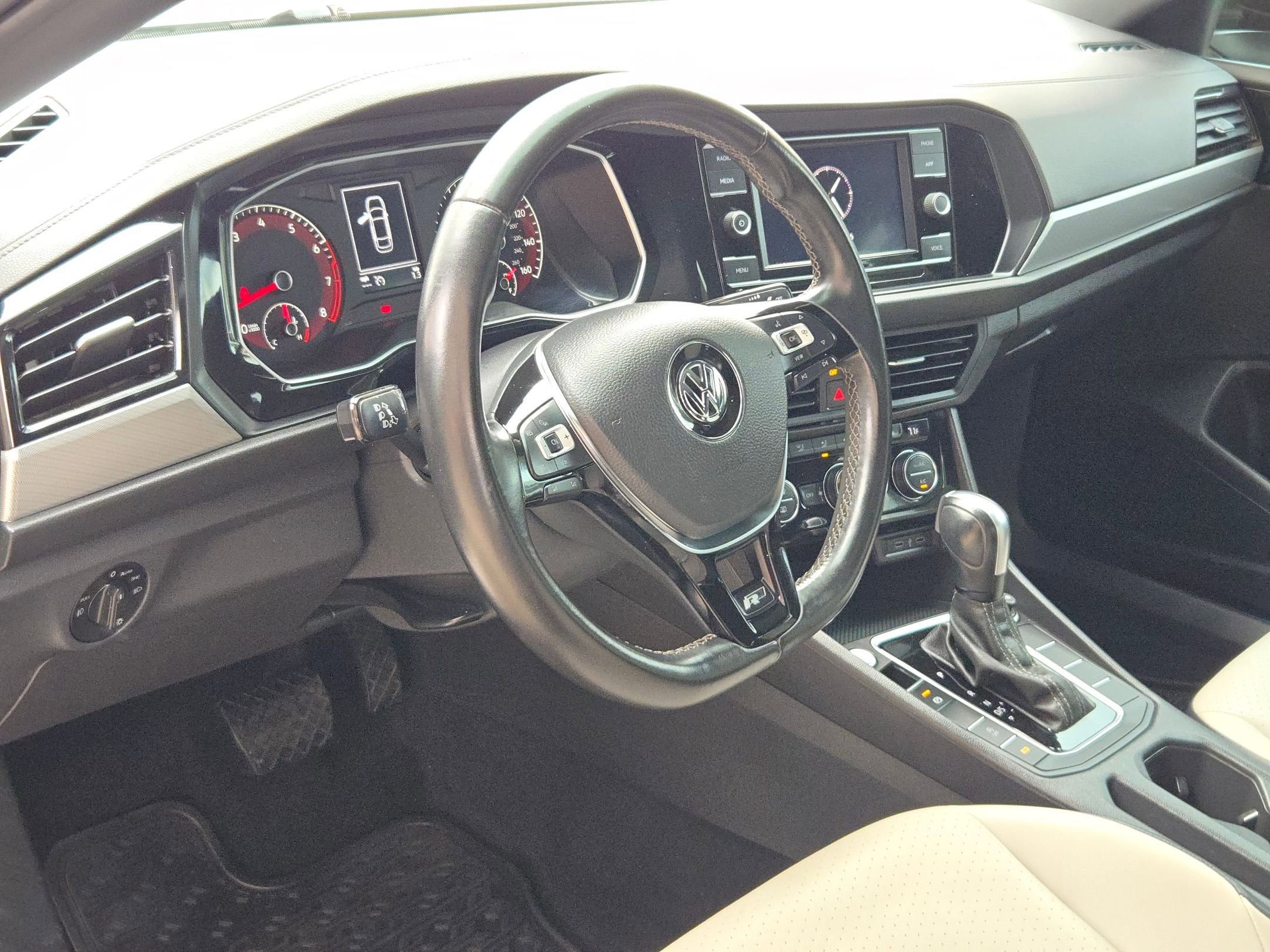 2020 Volkswagen Jetta R - LINE