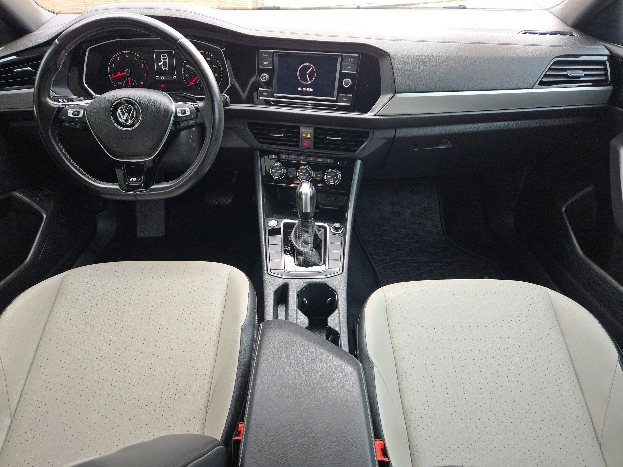 2020 Volkswagen Jetta R - LINE