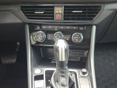 2020 Volkswagen Jetta R - LINE