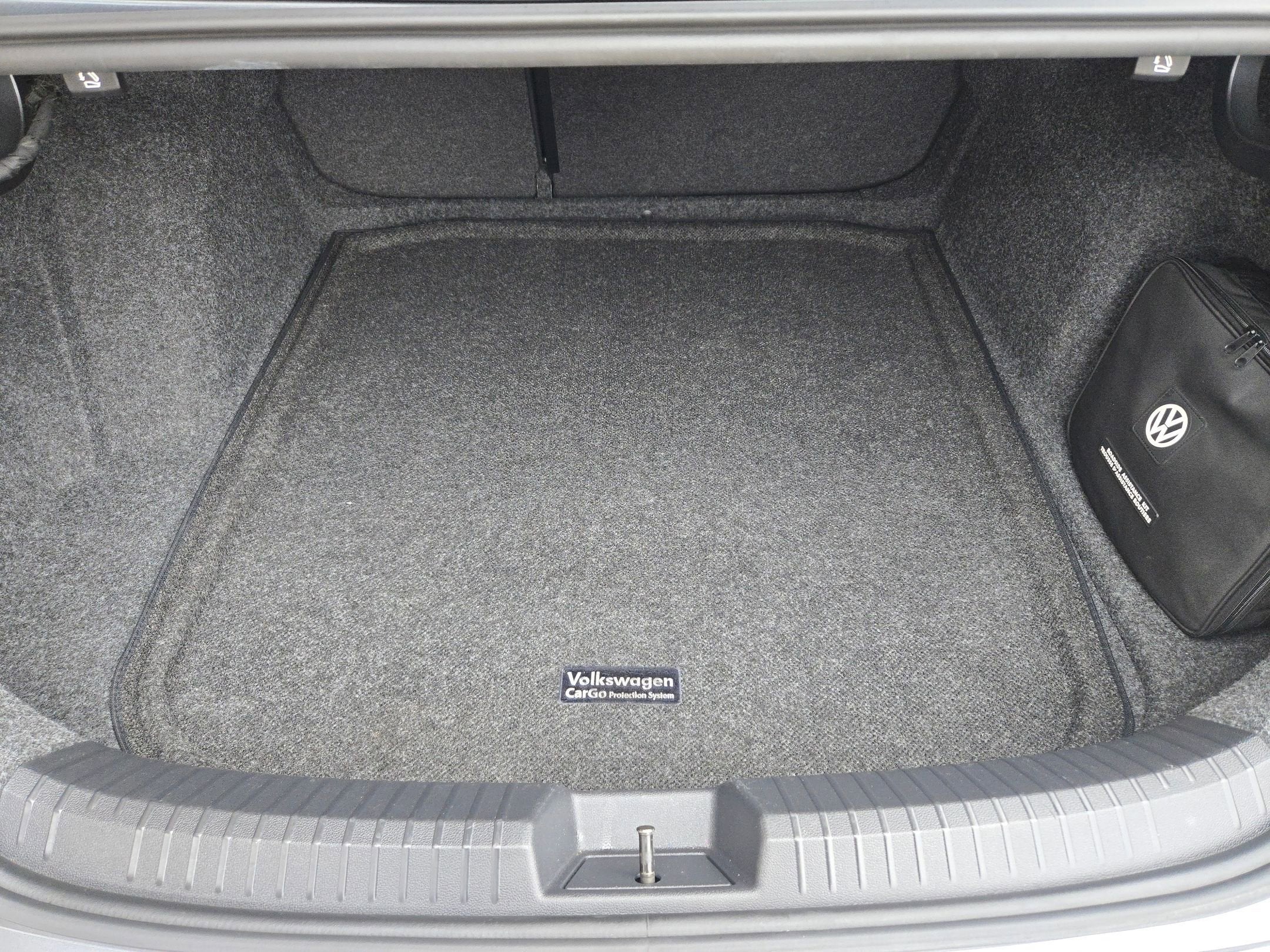 2020 Volkswagen Jetta R - LINE