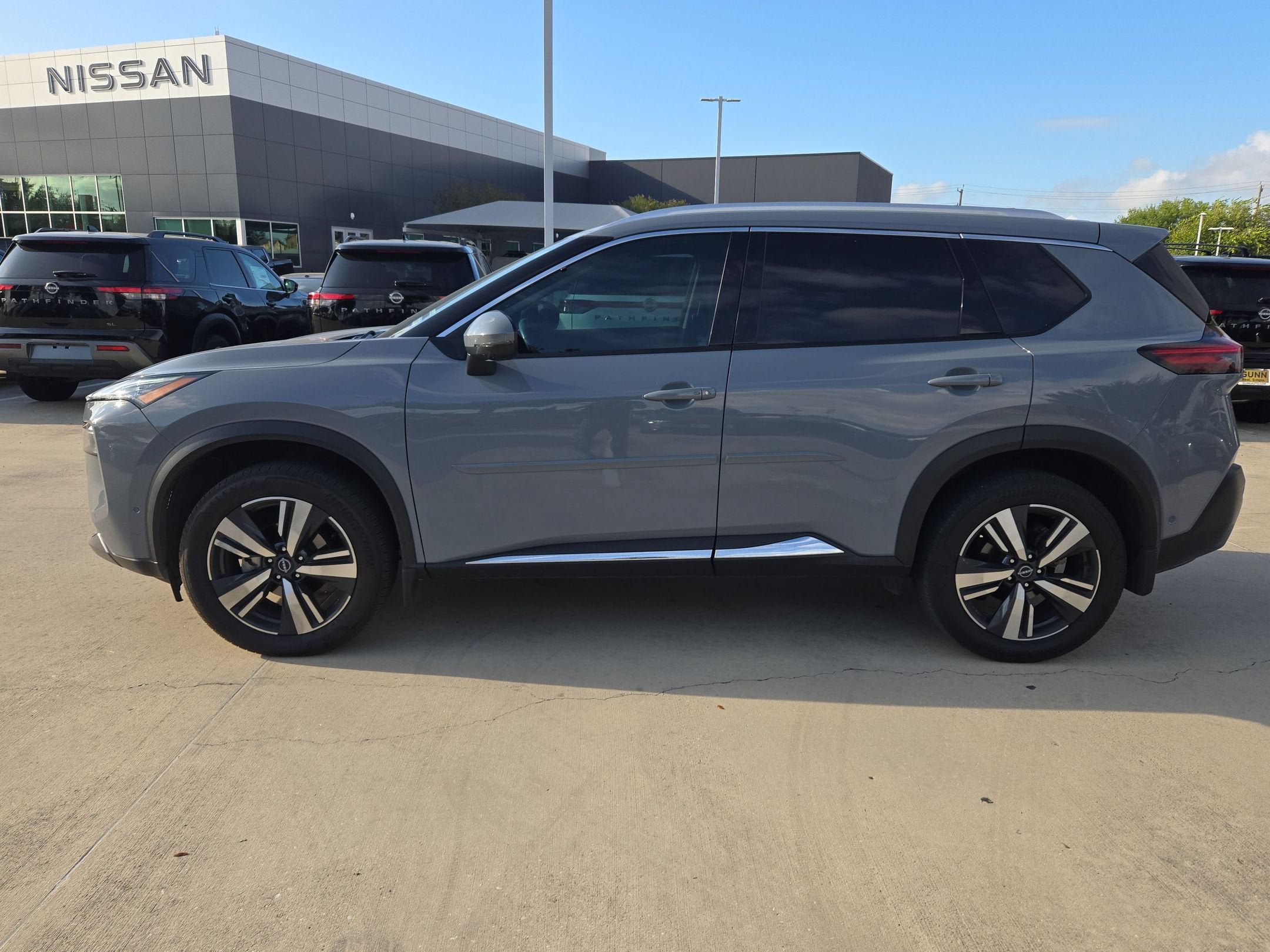 2023 Nissan Rogue SL