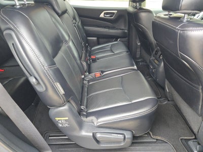 2020 Nissan Pathfinder SL