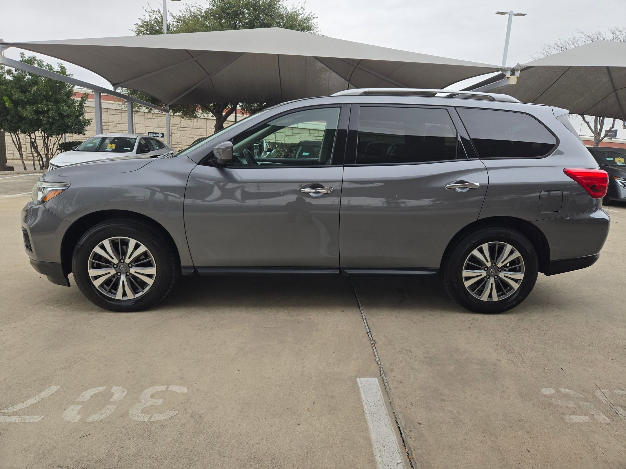 2020 Nissan Pathfinder SL