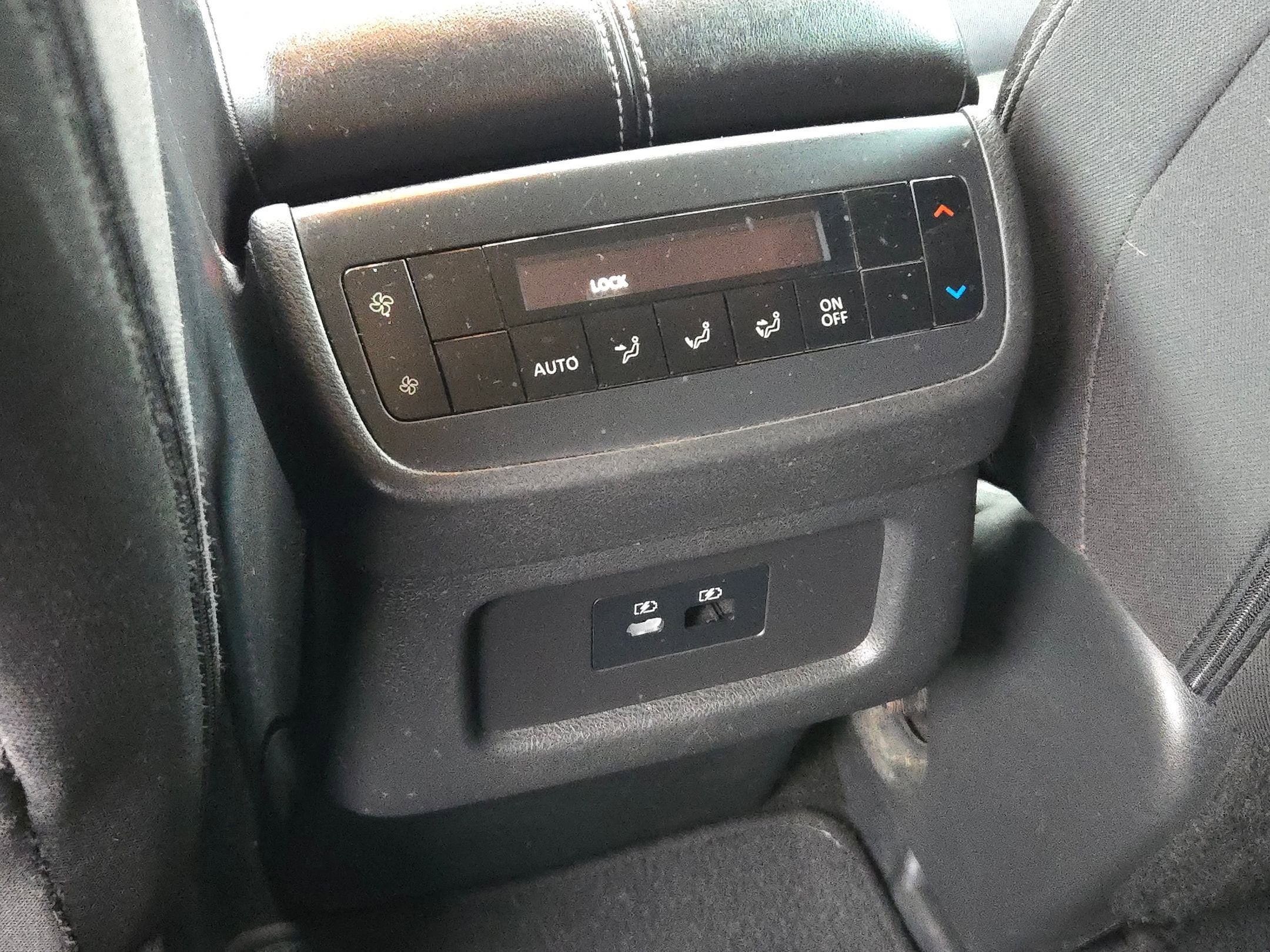 2023 Nissan Pathfinder SV