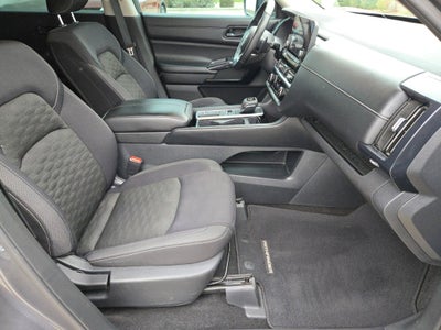 2023 Nissan Pathfinder SV