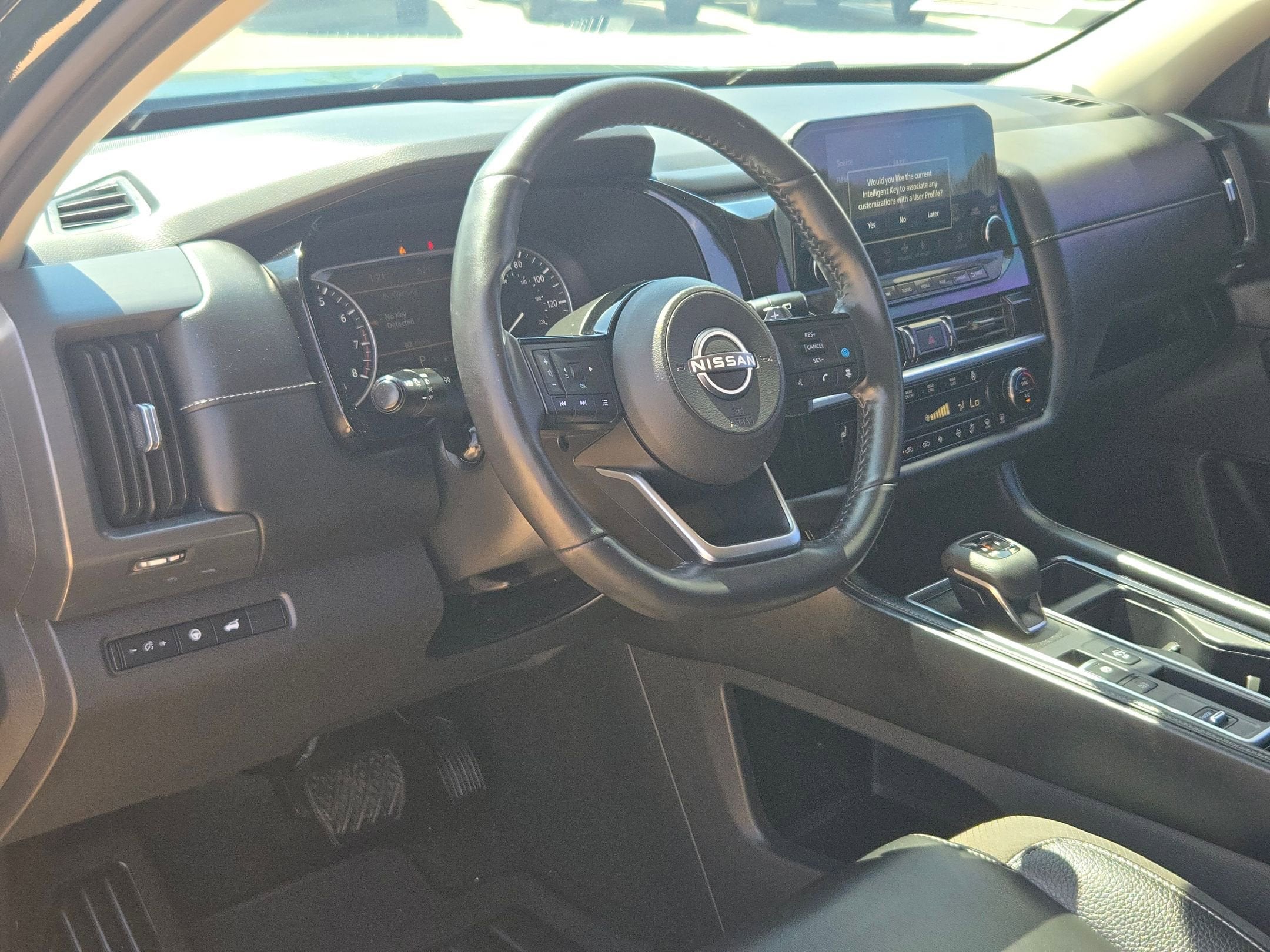 2024 Nissan Pathfinder SL