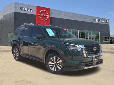 2024 Nissan Pathfinder SL